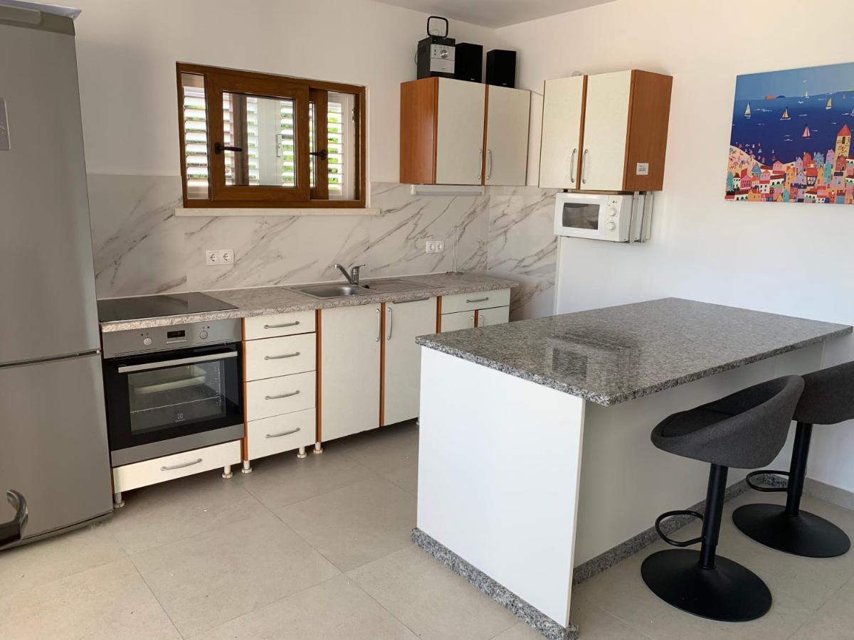 Apartmani Tonko Račišće 외부 사진