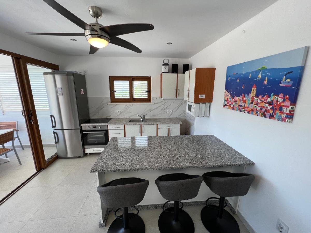 Apartmani Tonko Račišće 외부 사진