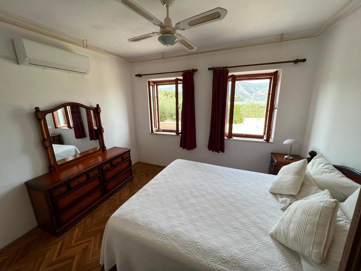 Apartmani Tonko Račišće 외부 사진