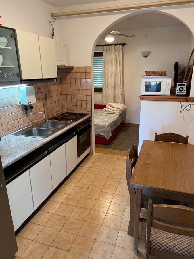 Apartmani Tonko Račišće 외부 사진