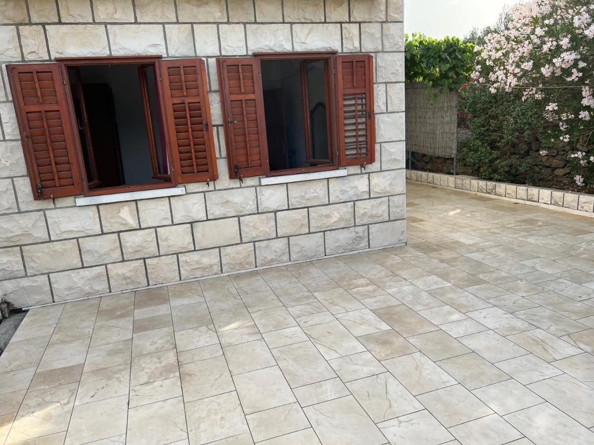 Apartmani Tonko Račišće 외부 사진