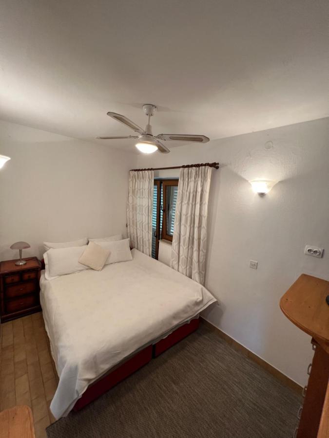 Apartmani Tonko Račišće 외부 사진