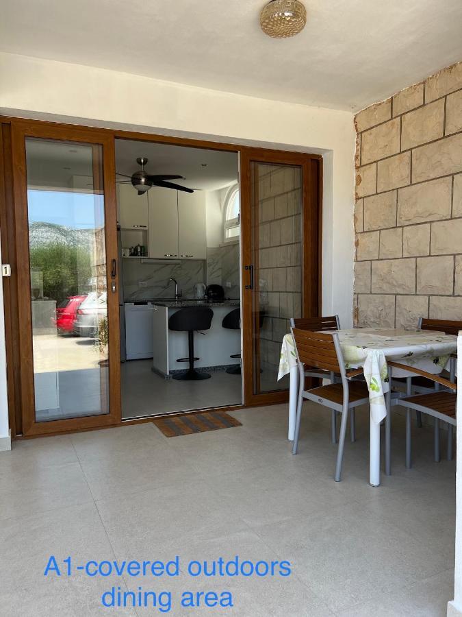 Apartmani Tonko Račišće 외부 사진