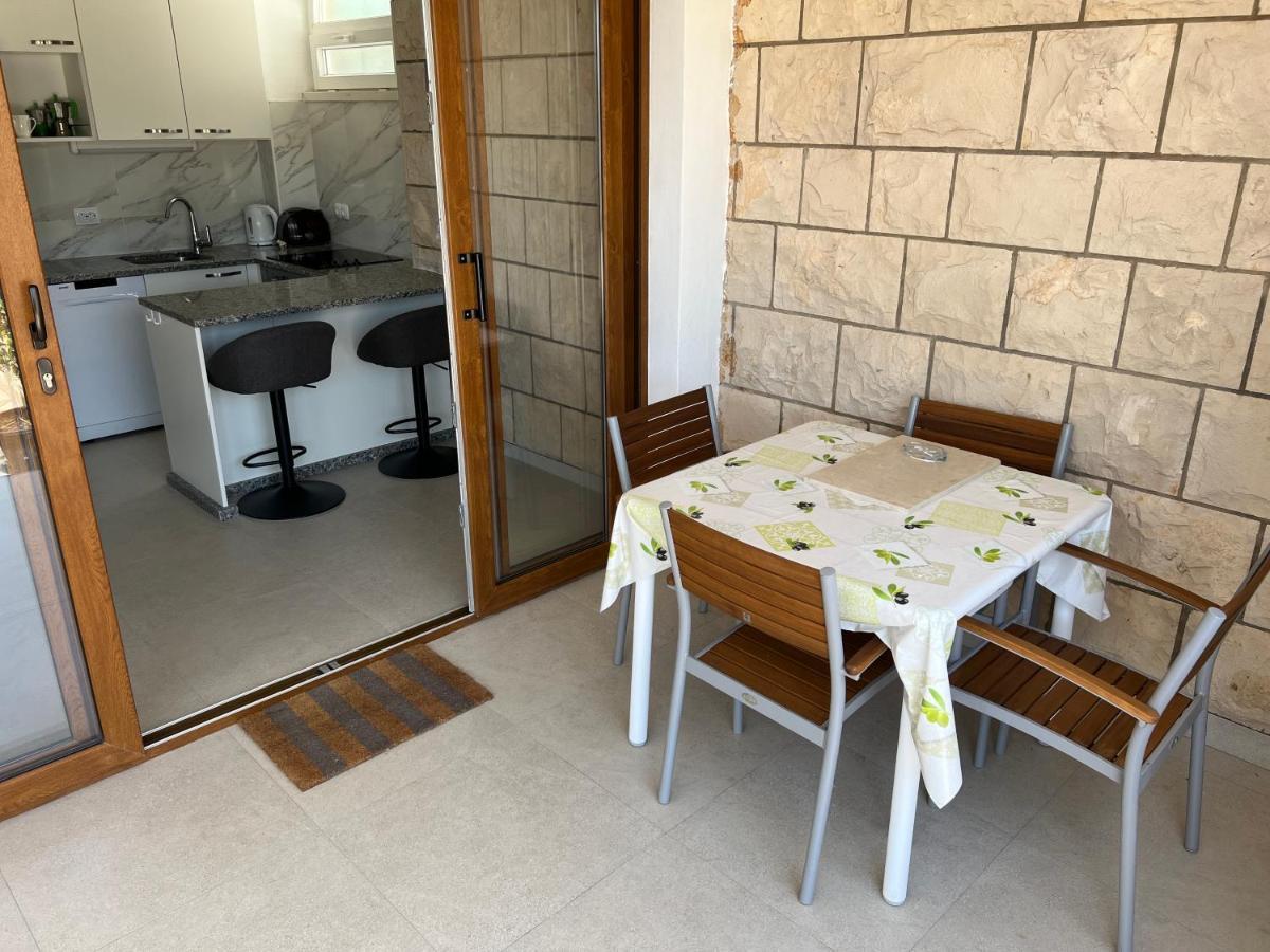 Apartmani Tonko Račišće 외부 사진