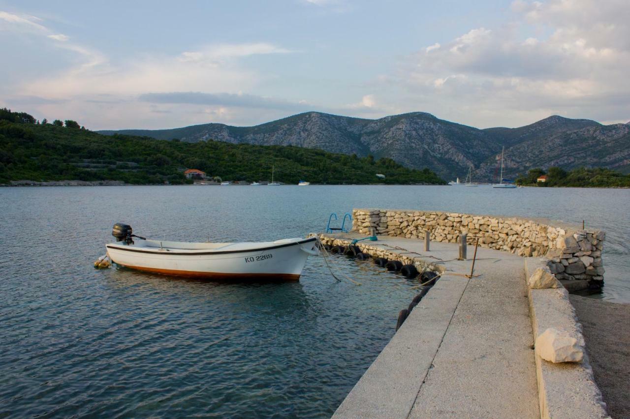 Apartmani Tonko Račišće 외부 사진